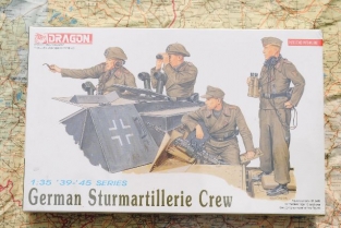 DML6029  German Sturmartillerie Crew